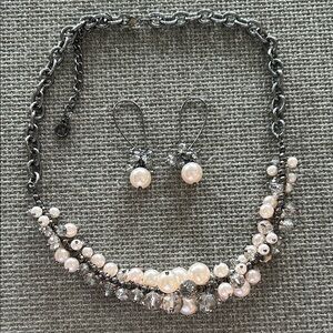 Chic Pearl and Silver Necklace Set
